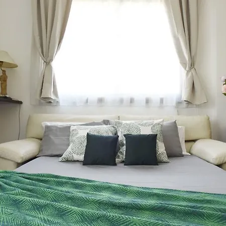 Altido Victorian Apt For 2 With Balcony And Free Parking Apartmán
